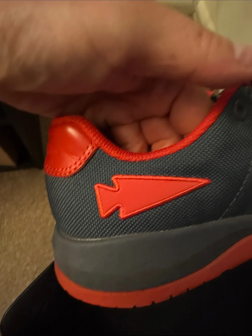 Women's Goruck trainers in Gray with Red Trim